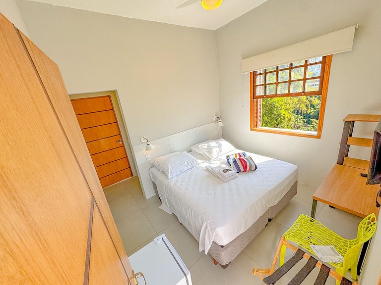 14A Quarto e banheiro exclusivo Centro Serra Negra