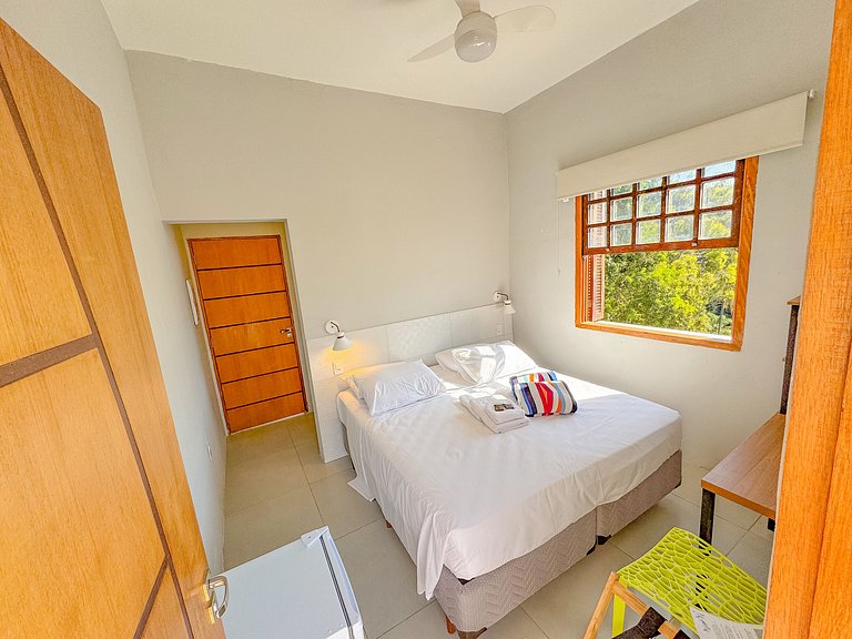 14A Quarto e banheiro exclusivo Centro Serra Negra