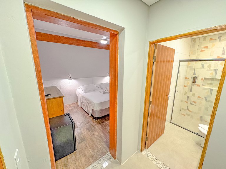 4B Frigobar · Quarto e banheiro Exclusivo! Centro de Serra N