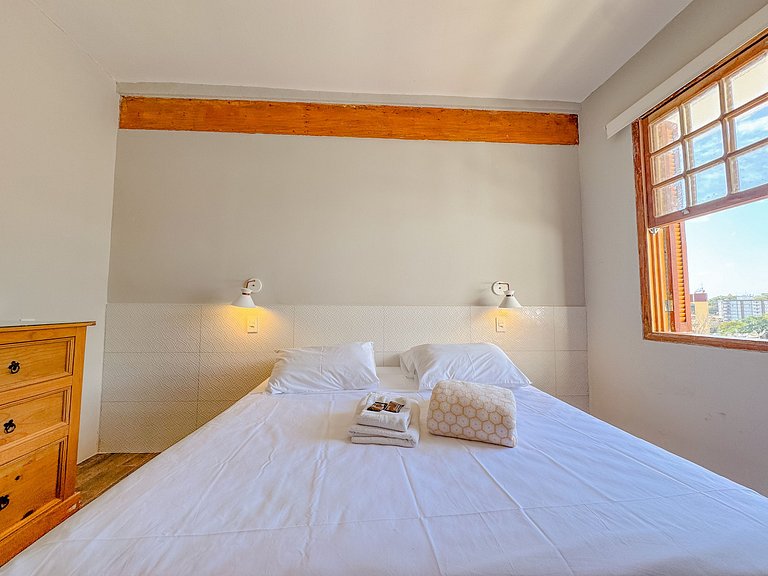 4B Frigobar · Quarto e banheiro Exclusivo! Centro de Serra N