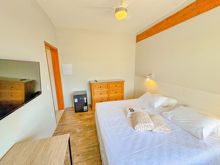 4B Frigobar · Quarto e banheiro Exclusivo! Centro de Serra N